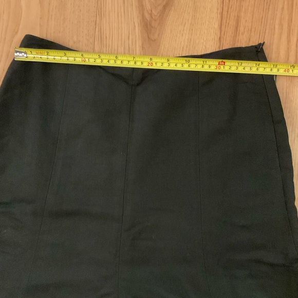 Ann Taylor Loft Black A-Line Skirt, Size 4 - Picture 5 of 6